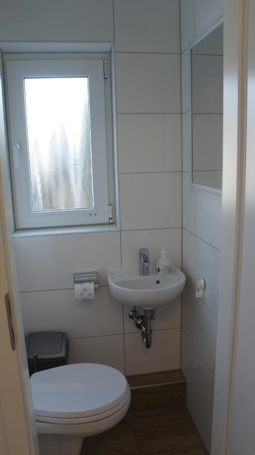 Gaestehaus Am Flughafen Inn Dusseldorf